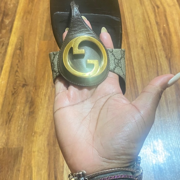 Gucci tennis shoes/ Gucci thong sandal - Picture 3 of 9